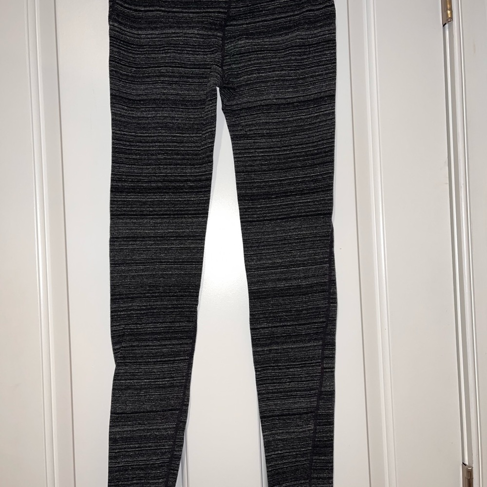 2/$15 Woman’s GapFit small legging (black/white/gray) - Picture 7 of 8